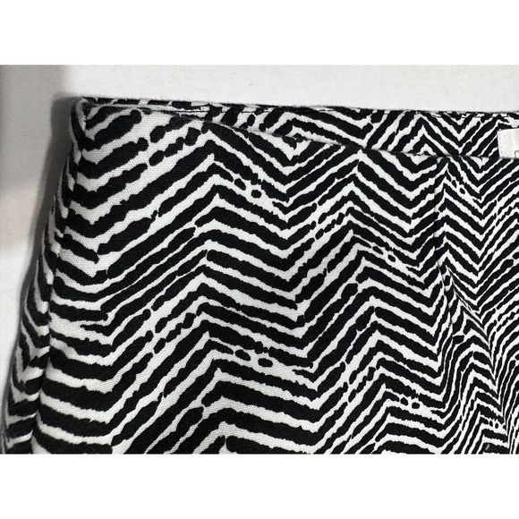 Chico's Women's So Slimming Side Zip Black And White Size 0 Crop Super Comfy - Picture 12 of 14